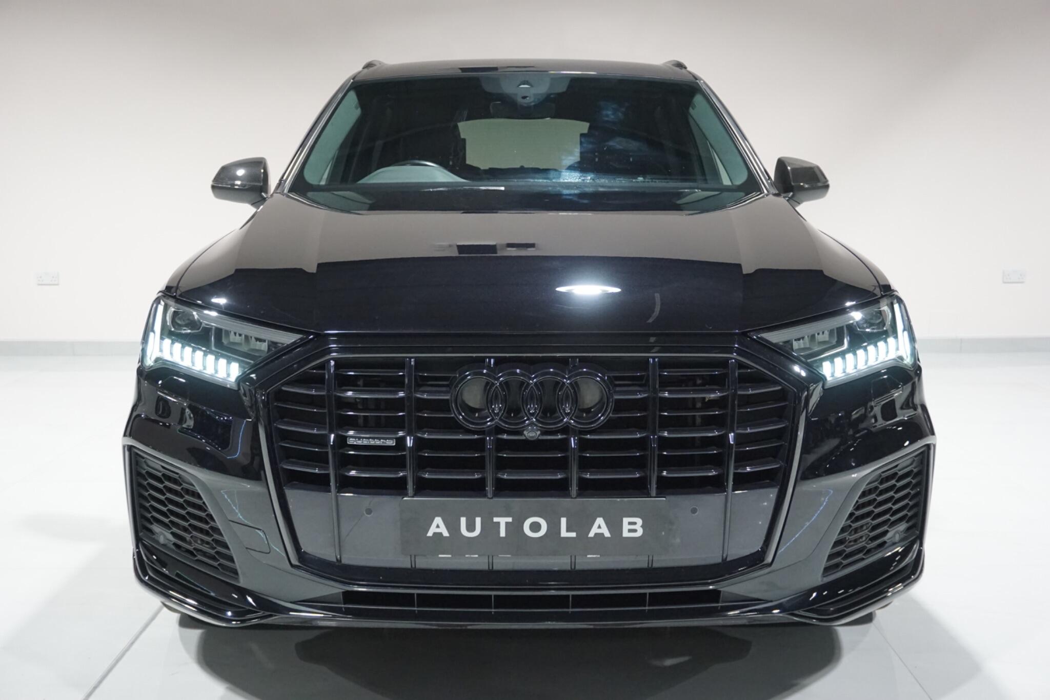 Audi Q7 3.0 TFSIe V6 55 S line SUV 5dr Petrol Plug-in Hybrid Tiptronic quattro Euro 6 (s/s) 17.9kWh (381 ps)